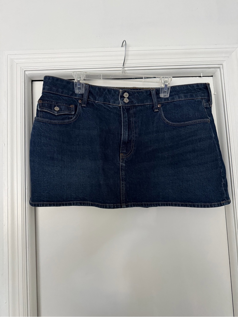 Abercrombie & Fitch Mid Rise Mini Skirt with Shorts Under Plus - Size 34